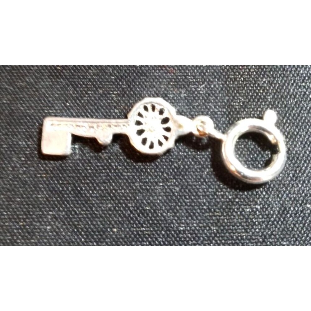 New Sterling Silver Key Charm for Bracelet or Pendant Gift Love - Picture 4 of 5